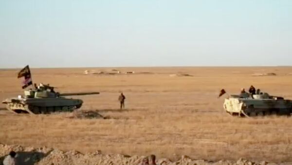 Oklopna vozila na položajima u blizini sirijske granice u Iraku - Sputnik Srbija