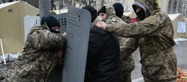 Присталице Михаила Сакашвилија у близини зграде Врховне раде Украјине у Кијеву Присталице Михаила Сакашвилија у близини зграде Врховне раде Украјине у Кијеву - Sputnik Србија