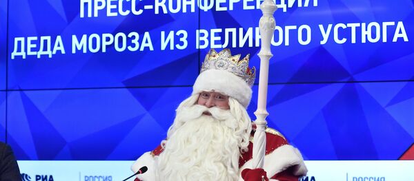 Деда Мраз говори на конференцији за медије - Sputnik Србија