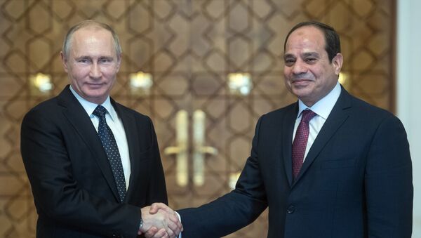 Predsednici Rusije i Egipta Vladimir Putin i Abdel Fatah el Sisi na sastanku u Kairu - Sputnik Srbija