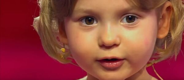 Devojčica recituje Puškina - Sputnik Srbija