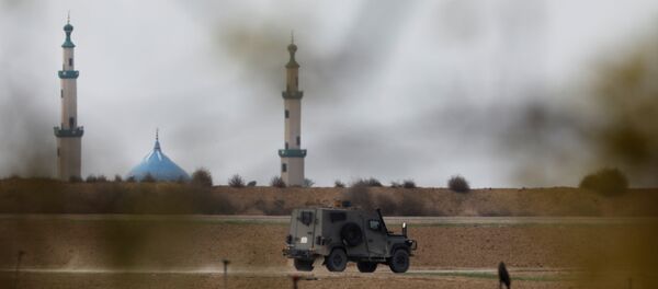 Израелски војни џип пролази кроз Појас Газе - Sputnik Србија