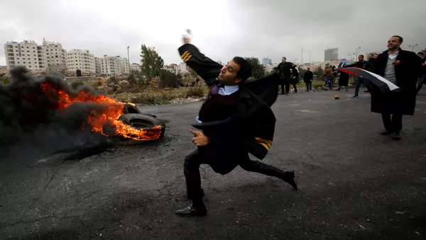 Sukob izraelske vojske i Palestinaca u naselju Bejt El u blizini Zapadne Obale. - Sputnik Srbija