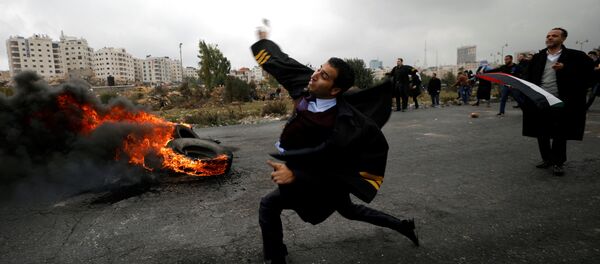 Sukob izraelske vojske i Palestinaca u naselju Bejt El u blizini Zapadne Obale. Sukob izraelske vojske i Palestinaca u naselju Bejt El u blizini Zapadne Obale. - Sputnik Srbija