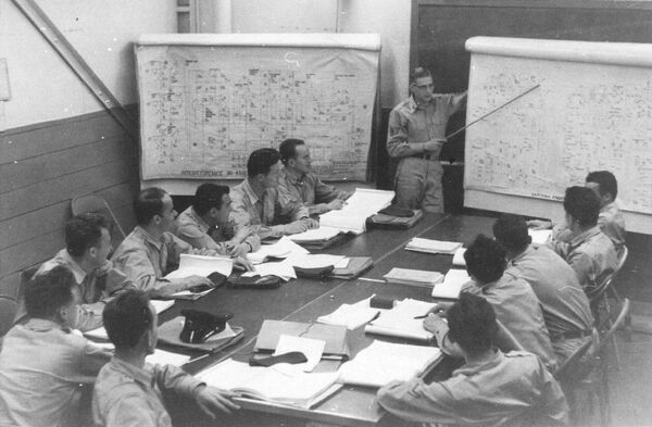 Ohajo, 1955. godine — pripadnici VOJIN-a na kursu za radar AN/FPS-8. Ohajo, 1955. godine — pripadnici VOJIN-a na kursu za radar AN/FPS-8. - Sputnik Srbija