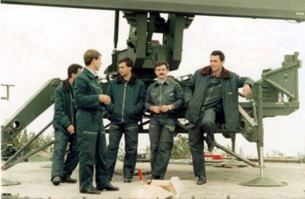 Postavljanje radara TPS-70 na Majevici 1986. godine. Postavljanje radara TPS-70 na Majevici 1986. godine. - Sputnik Srbija
