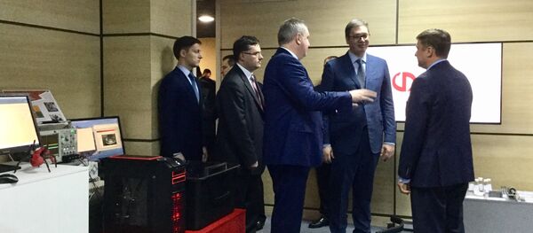 Александар Вучић и Дмитриј Рогозин Александар Вучић и Дмитриј Рогозин - Sputnik Србија