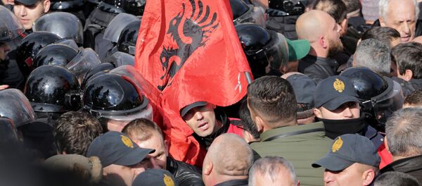 Pristalice opozicije u sukobu sa policijom u Tirani 18.12.2017 - Sputnik Srbija