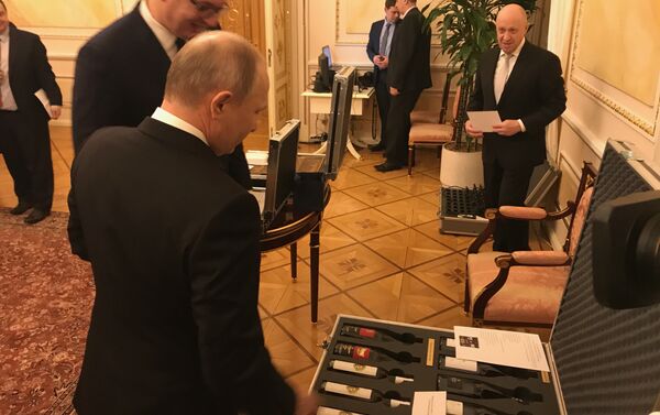 Putin i Vučić razmenili poklone u Kremlju - Sputnik Srbija