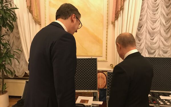 Putin i Vučić razmenili poklone - Sputnik Srbija
