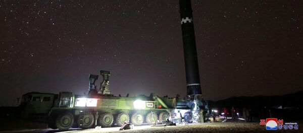 Новоразвијена севернокорејска интерконтинентална балистичка ракета Хвасонг 15 - Sputnik Србија