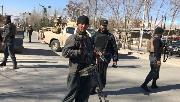 Avganistanski policajci na mestu eksplozije u Kabulu - Sputnik Srbija