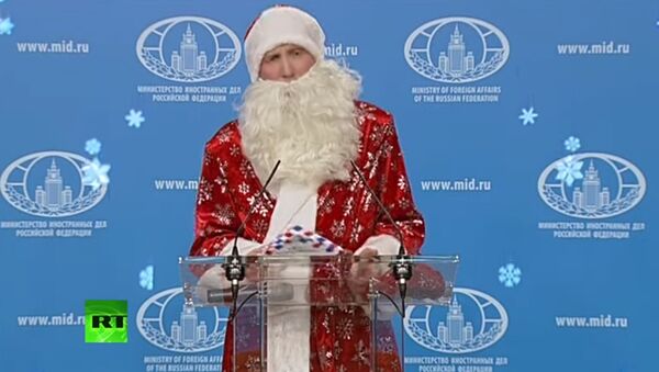Деда Мраз на конференцији за медије - Sputnik Србија