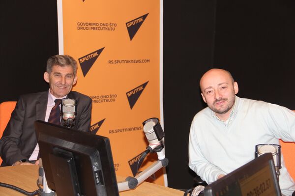 Владимир Вучковић из Фискалног савета сматра да је сазрело време да неке економске теме буду испред политичких. - Sputnik Србија