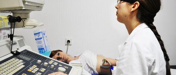 Све више младих који су срећу тражили у Београду и другим већим градовима враћа се у Куршумлију, односно у Луковску бању. - Sputnik Србија