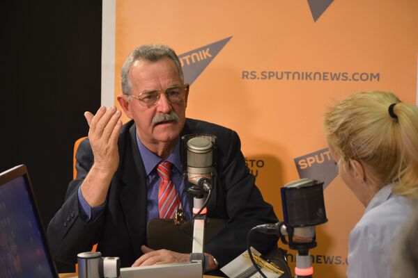 Butolen Franc, penzionisani potpukovnik i rezervni oficir VS Butolen Franc, penzionisani potpukovnik i rezervni oficir VS - Sputnik Srbija