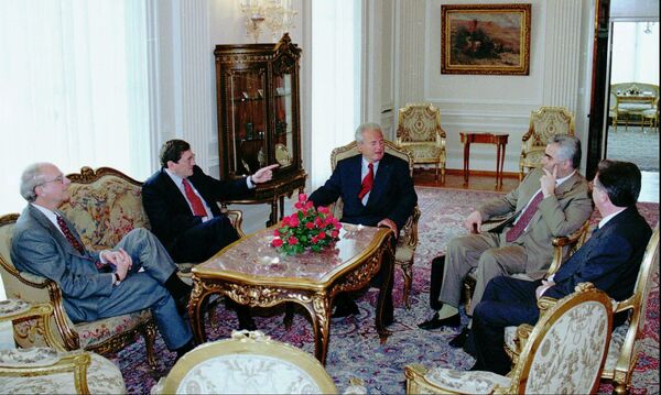 Čovek sa kojim je počeo kraj američke imperije: Srbi ga dobro znaju - Sputnik Srbija