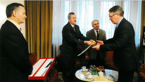 Aleksandar Čepurin prima sablju Aleksandar Čepurin prima sablju - Sputnik Srbija