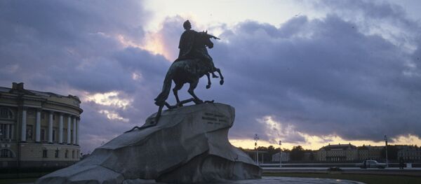 Споменик Петру Првом на Тргу Декабриста у Санкт Петербургу, рад Етјена Фалконеа 1768-1778. Споменик Петру Првом на Тргу Декабриста у Санкт Петербургу, рад Етјена Фалконеа 1768-1778. - Sputnik Србија
