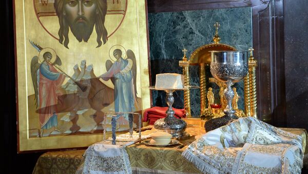 Nafora i vino na božićnoj liturgiji u hramu Hrista Spasitelja u Moskvi - Sputnik Srbija