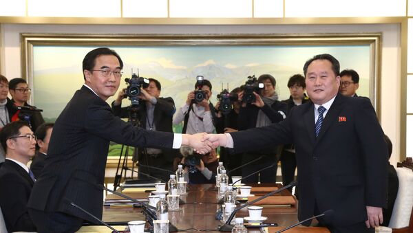 Predstavnici Severne i Južne Koreje na pregovorima u demilitarizovanoj zoni Padžu - Sputnik Srbija