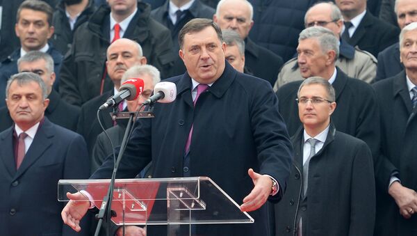 Predsednik RS Milorad Dodik govori na proslavi Dana Republike Srpske u Banjaluci. - Sputnik Srbija