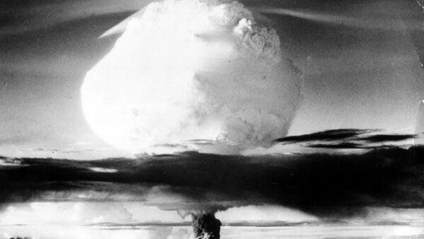 Експлозија прве хидрогенске бомбе на Тихом океану у близини Маршалових острва - Sputnik Србија