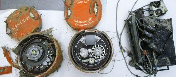 Црне кутије из авиона Ту-154М који се срушио у близини Смољенска. Авион Ту-154 у којем се налазио Лех Качињски срушио се 10. априла 2010. године приликом слетања на аеродром у руском граду Смоленску, а осим председника у авиону је било још 96 особа. - Sputnik Србија