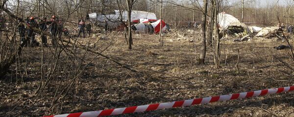 Олупина авиона Ту-154 код Смоленска, у коме се налазио пољски предсеник Лех Качињски Олупина авиона Ту-154 код Смоленска, у коме се налазио пољски предсеник Лех Качињски - Sputnik Србија