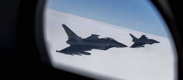 Тајфун, авиони - Sputnik Србија