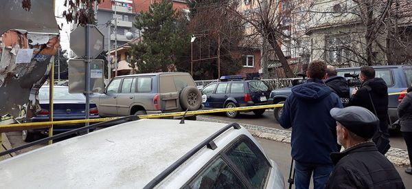 Novinari na mestu na kom je ubijen Oliver Ivanović u Kosovskoj Mitrovici. Novinari na mestu na kom je ubijen Oliver Ivanović u Kosovskoj Mitrovici. - Sputnik Srbija