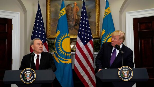 Predsednici Kazahstana i SAD, Nursultan Nazarbajev i Donald Tramp nakon sastanka u Beloj kući - Sputnik Srbija