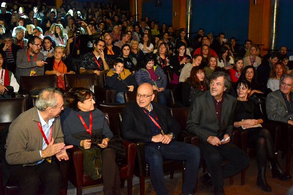 Sputnjik na jedinom mestu na kojem ministri i javne ličnosti čekaju studente - Sputnik Srbija