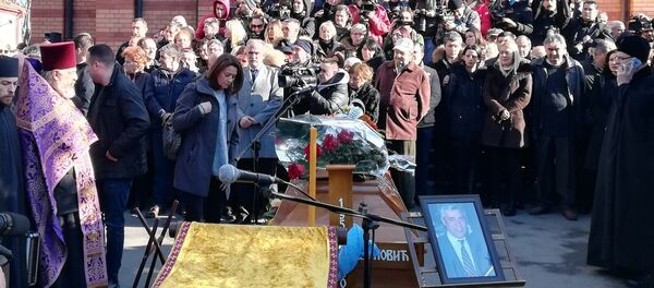 Каратисткиња Тања Петровић опростила се од породичног пријатеља и колеге по црном појасу Оливера Ивановића Каратисткиња Тања Петровић опростила се од породичног пријатеља и колеге по црном појасу Оливера Ивановића - Sputnik Србија