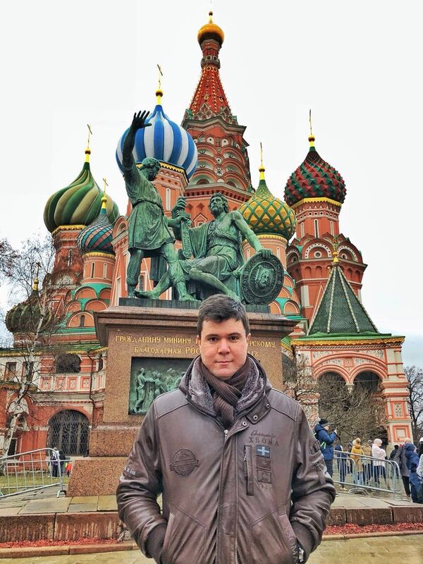 Boris Malagurski u Moskvi, ispred Hrama Vasilija blaženog. Boris Malagurski u Moskvi, ispred Hrama Vasilija blaženog. - Sputnik Srbija