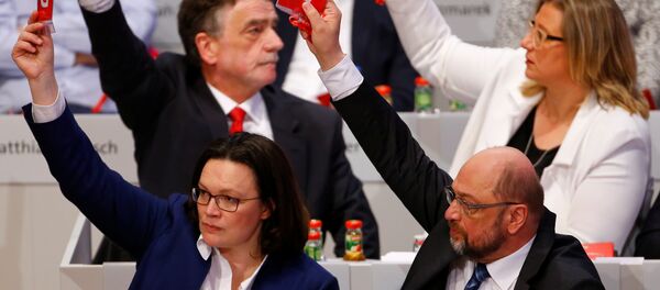 Lider SPD-a Martin Šulc glasa na stranačkom kongresu u Bonu. Lider SPD-a Martin Šulc glasa na stranačkom kongresu u Bonu. - Sputnik Srbija