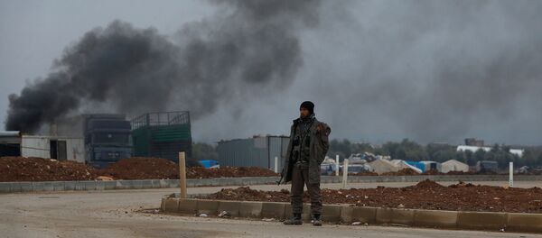 Борац Слободне сиријске армије у граду Азаз у Сирији - Sputnik Србија