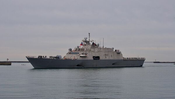 Војни брод  америчке морнарице литл рок у луци Бафало - Sputnik Србија