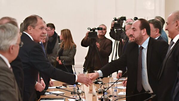 Sastanak šefa ruske diplomatije Sergeja Lavrova sa predsednikom delegacije sirijske komisije za pregovore Naserom el Haririjem u Moskvi - Sputnik Srbija