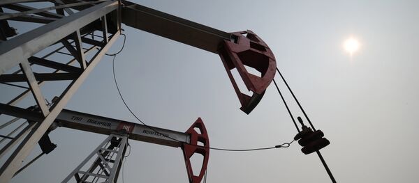 Пумпе на налазишту нафте Пумпе на налазишту нафте - Sputnik Србија