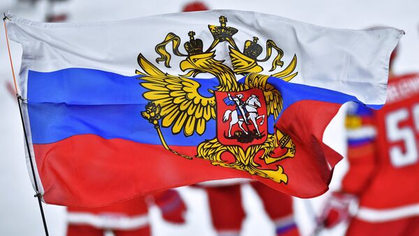 Zastava sa grbom Rusije - Sputnik Srbija