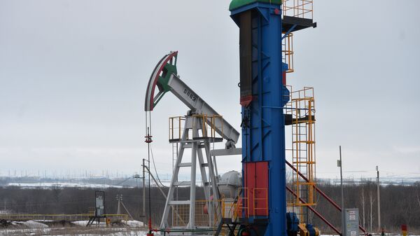 Pumpa na nalazištu nafte u Tatarstanu - Sputnik Srbija
