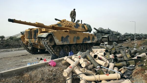 Turski vojnici pripremaju tenkove na granici sa Sirijom - Sputnik Srbija
