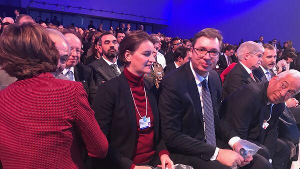 Premijerka Srbije Ana Brnabić i predsednik Srbije Aleksandar Vučić na Davosu - Sputnik Srbija