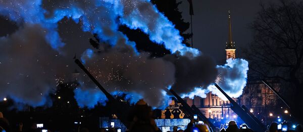 Почасна паљба на Марсовом пољу за 74. годишњицу пробоја блокаде Лењинграда Почасна паљба на Марсовом пољу за 74. годишњицу пробоја блокаде Лењинграда - Sputnik Србија