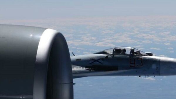 Američki avion RC-135U koji leti iznad međunarodnih voda Baltičkog mora presreo je ruski avion Su-27 - Sputnik Srbija