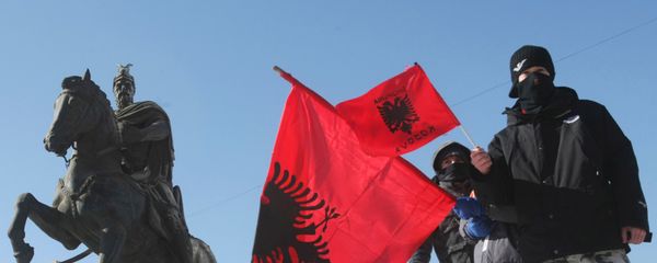 Албанске заставе у Приштини Албанске заставе у Приштини - Sputnik Србија