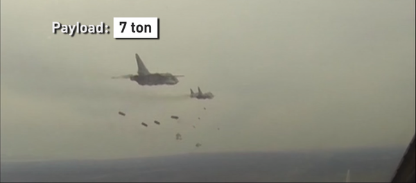 Udar ruskog maćevaoca: Ruski bombarder Su-34 u 60 sekundi - Sputnik Srbija