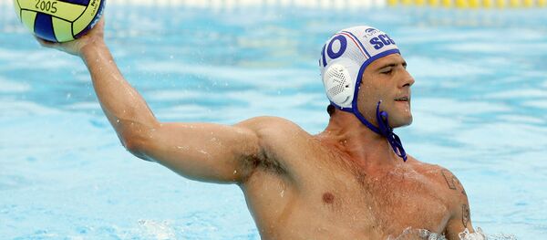 Aleksandar Šapić na utakmici SCG protiv Rumunije na svetskom prvenstvu na svetskom prvenstvu u Montrealu 26. jula 2005. - Sputnik Srbija