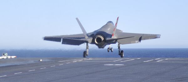 Борац Ф-35Ц полеће са носача авиона Нимиц Борац Ф-35Ц полеће са носача авиона Нимиц - Sputnik Србија